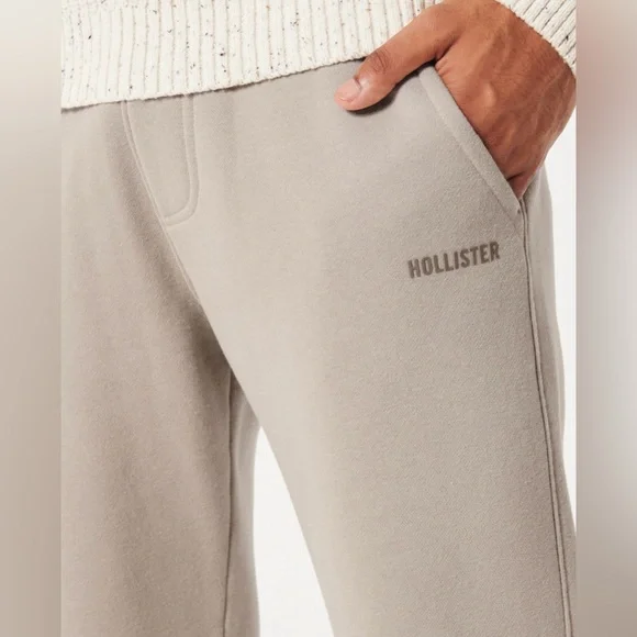 Hollister Men’s Relaxed Fleece Graphic Joggers – Tan - Picture 1 of 6